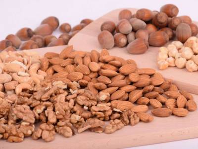 Konzumace ořechů může snížit nárůst hmotnosti