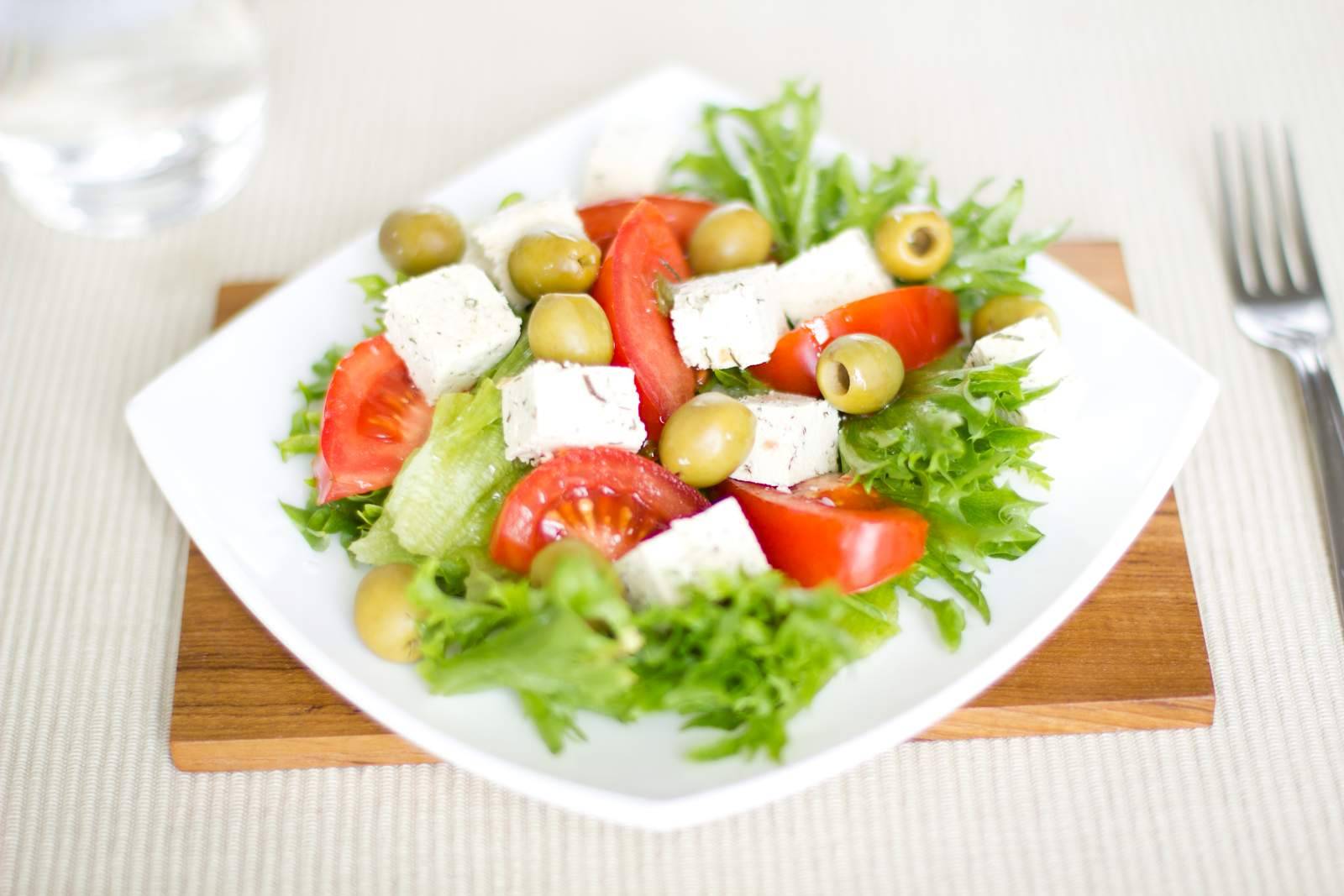Fetta salát s olivami