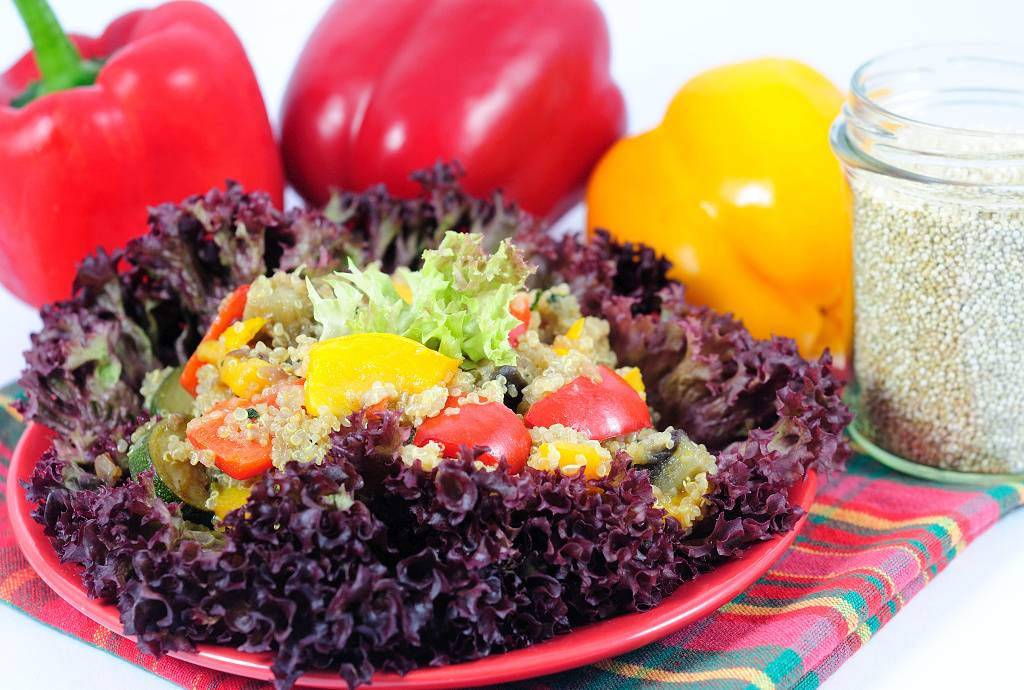 Pikantní salát s quinoou