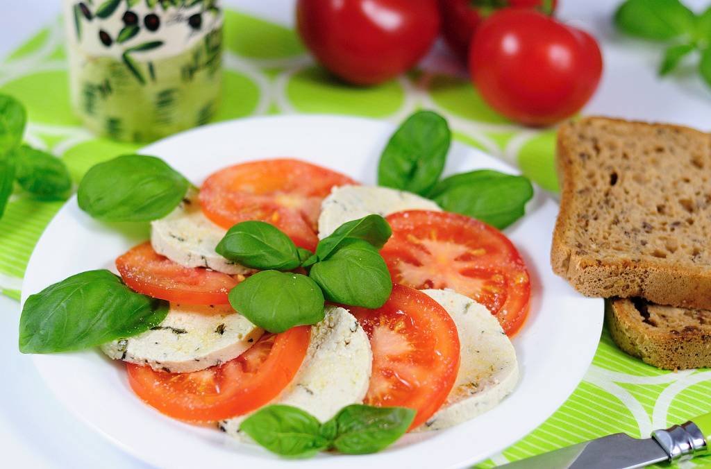 Tofu caprese